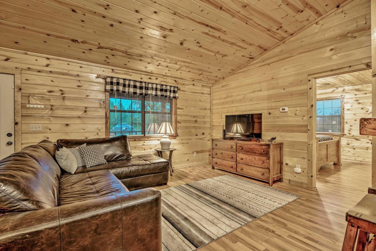 Broken Bow Starlight Cabin With Private Hot Tub! Exterior photo
